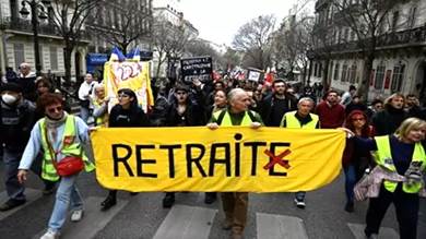 ​تظاهرات جديدة في فرنسا عشية تصويت على حجب الثقة عن الحكومة